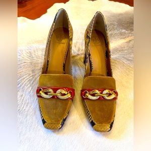 Tory Burch Pumps. NEVER WORN